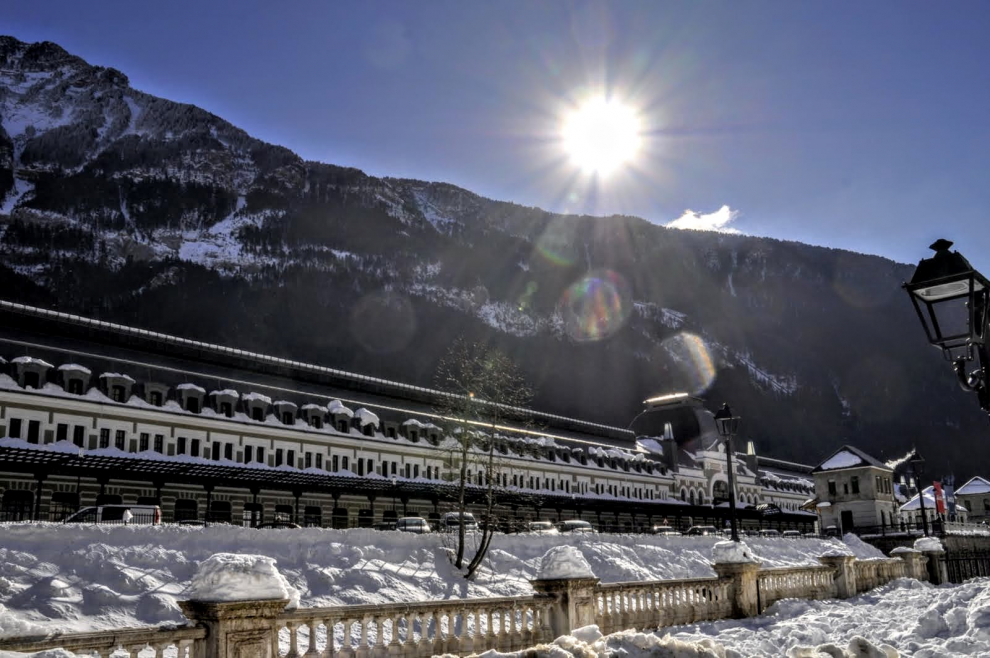 Viaje en tren a Canfranc y comida de lujo