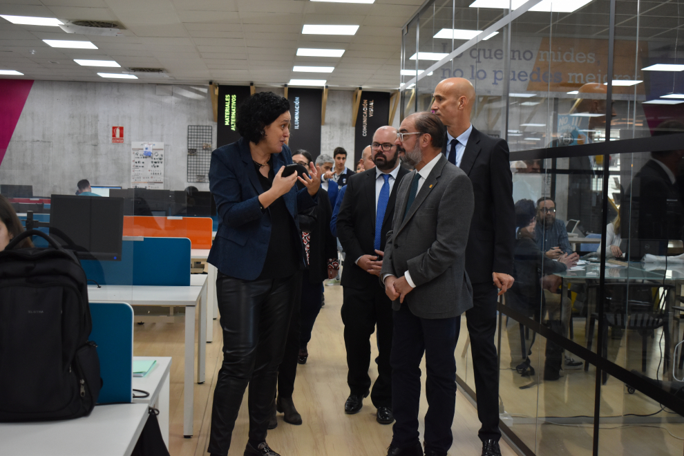 Visita de Javier Lambán, Marta Gastón y Sergio Ortiz a HMY Yudigar en Cariñena.
