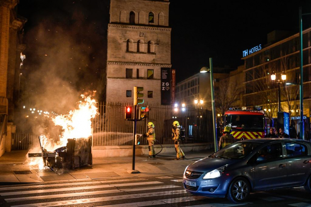 Arde otro contendedor en pleno centro de Zaragoza