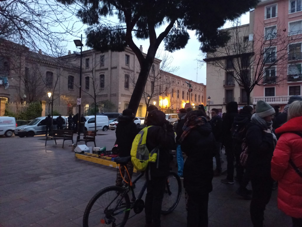 Desalojo del centro Luis Buñuel de Zaragoza.