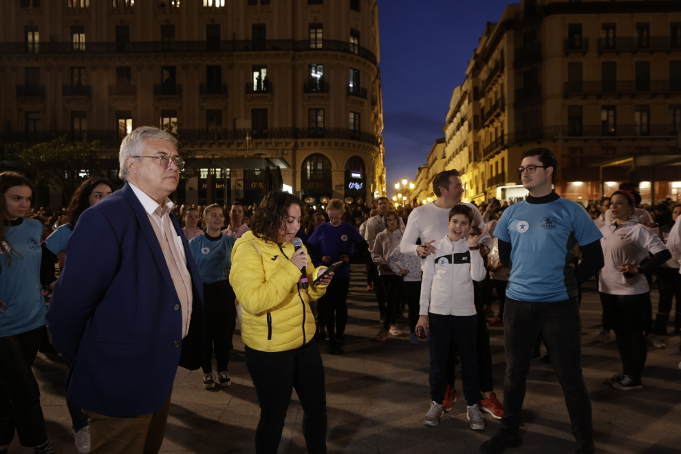 Flashmob jotero por Aspanoa en la plaza del Pilar con motivo de los actos del Día contra el Cáncer Infantil