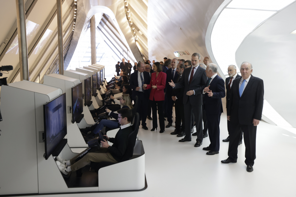 El rey Felipe inaugura Mobility City en el pabellón Puente de Zaragoza