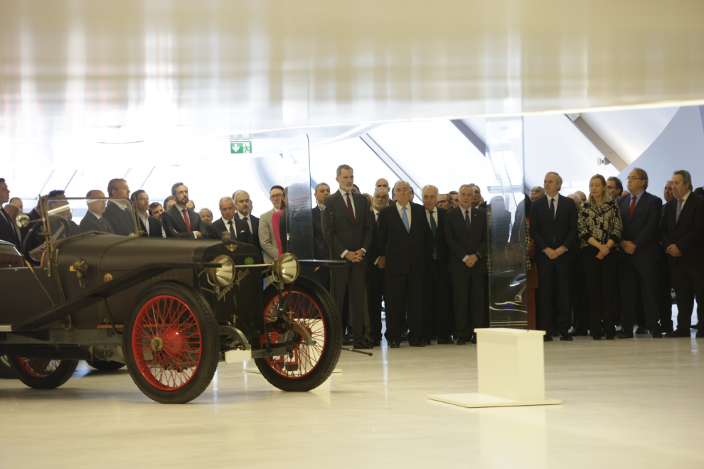 El rey Felipe inaugura Mobility City en el pabellón Puente de Zaragoza
