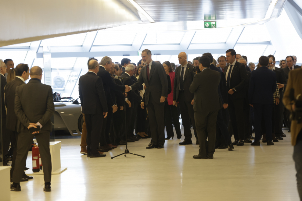 El rey Felipe inaugura Mobility City en el pabellón Puente de Zaragoza