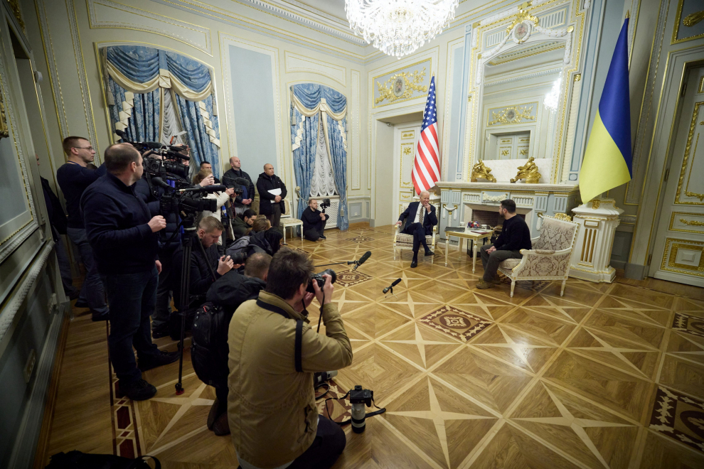 Ukraine's President Volodymyr Zelenskiy and U.S. President Joe Biden attend a meeting, amid Russia's attack on Ukraine, in Kyiv, Ukraine February 20, 2023. Ukrainian Presidential Press Service/Handout via REUTERS ATTENTION EDITORS - THIS IMAGE HAS BEEN SUPPLIED BY A THIRD PARTY. UKRAINE-CRISIS/BIDEN