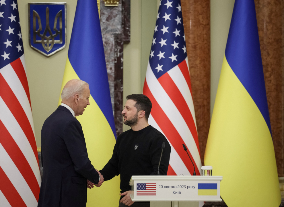 U.S. President Joe Biden and Ukraine's President Volodymyr Zelenskiy meet, amid Russia's attack on Ukraine, in Kyiv, Ukraine February 20, 2023. REUTERS/Gleb Garanich UKRAINE-CRISIS/BIDEN