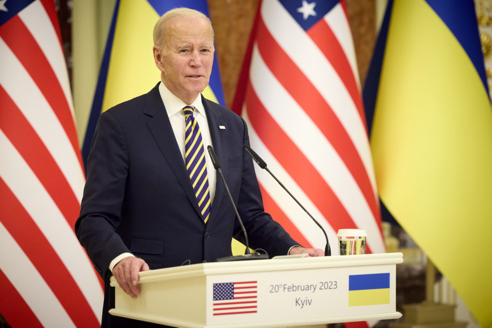 Kyiv (Ukraine), 20/02/2023.- A handout photo made available by the Ukrainian Presidential Press Service on 20 February 2023 shows Ukrainian President Volodymyr Zelensky attending a joint news briefing with US President Biden in Kyiv (Kiev), Ukraine, amid Russia's invasion. The White House announced on 20 February, that US President Biden met with Ukrainian President Zelensky and his team to extended discussions on US support for Ukraine. (Rusia, Ucrania, Estados Unidos) EFE/EPA/UKRAINIAN PRESIDENTIAL PRESS SERVICE HANDOUT -- MANDATORY CREDIT: UKRAINIAN PRESIDENTIAL PRESS SERVICE -- HANDOUT EDITORIAL USE ONLY/NO SALES
UKRAINE USA DIPLOMACY