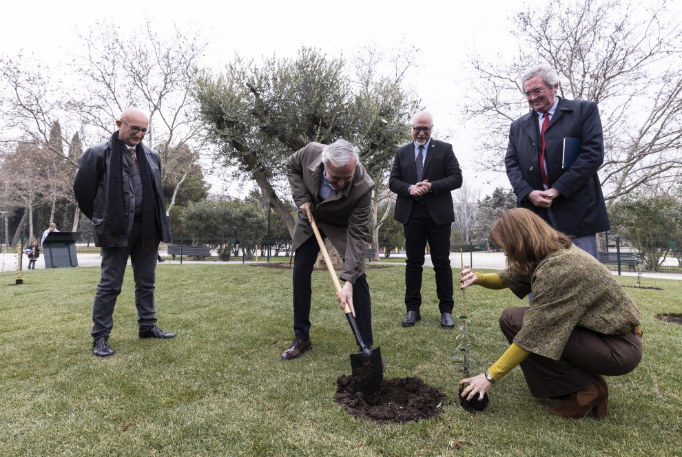 Inauguración del Jardín de la Paz en la Aljafería.