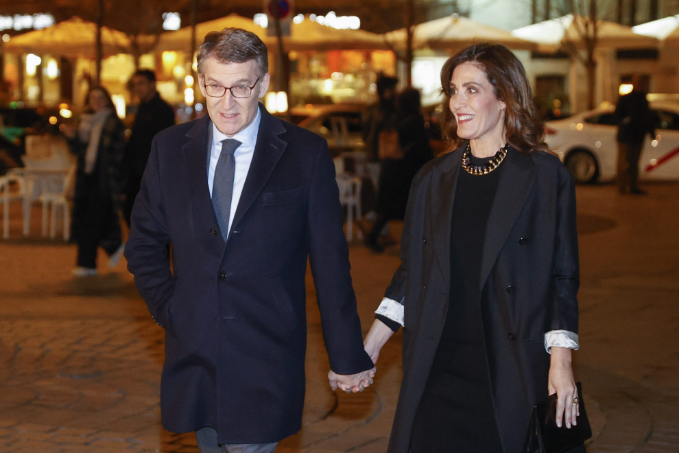 El líder del PP, Alberto Núñez Feijóo, llegó acompañado de su esposa, Eva Cárdena