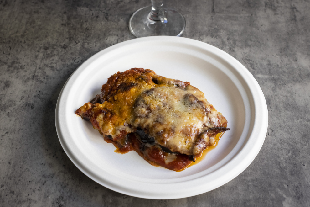 En Il Panzerotto también se sirven otros platos de la tradición italiana como la parmiggiana.