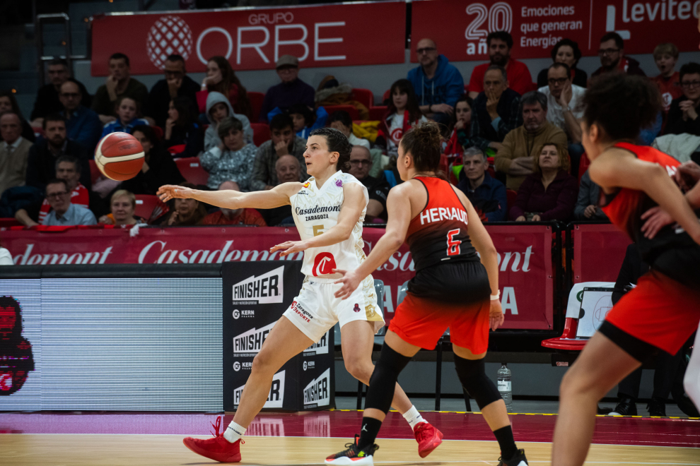 Foto del partido Casademont Zaragoza-Villeneuve, de la Eurocup Women, en el pabellón Príncipe Felipe
