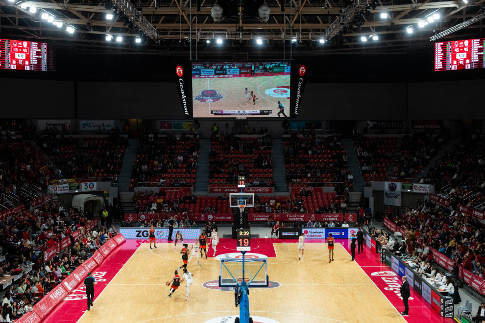 Foto del partido Casademont Zaragoza-Villeneuve, de la Eurocup Women, en el pabellón Príncipe Felipe
