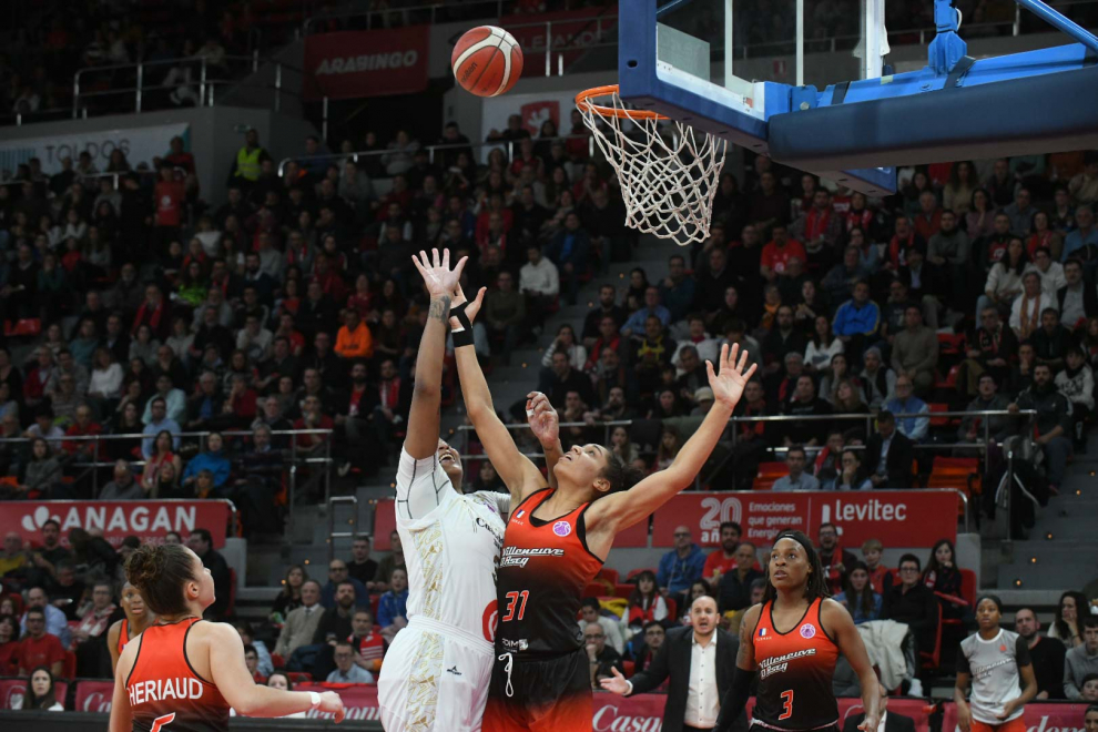 Foto del partido Casademont Zaragoza-Villeneuve, de la Eurocup Women, en el pabellón Príncipe Felipe