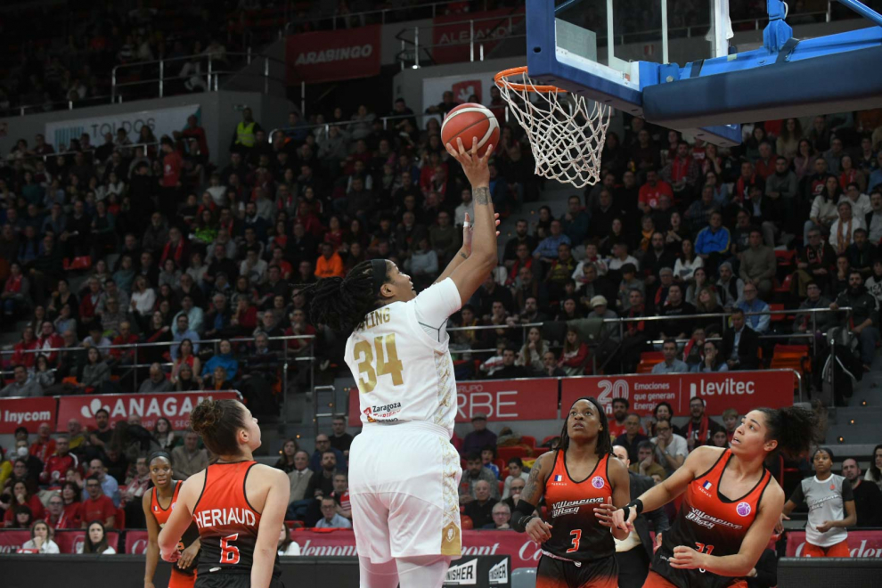Foto del partido Casademont Zaragoza-Villeneuve, de la Eurocup Women, en el pabellón Príncipe Felipe