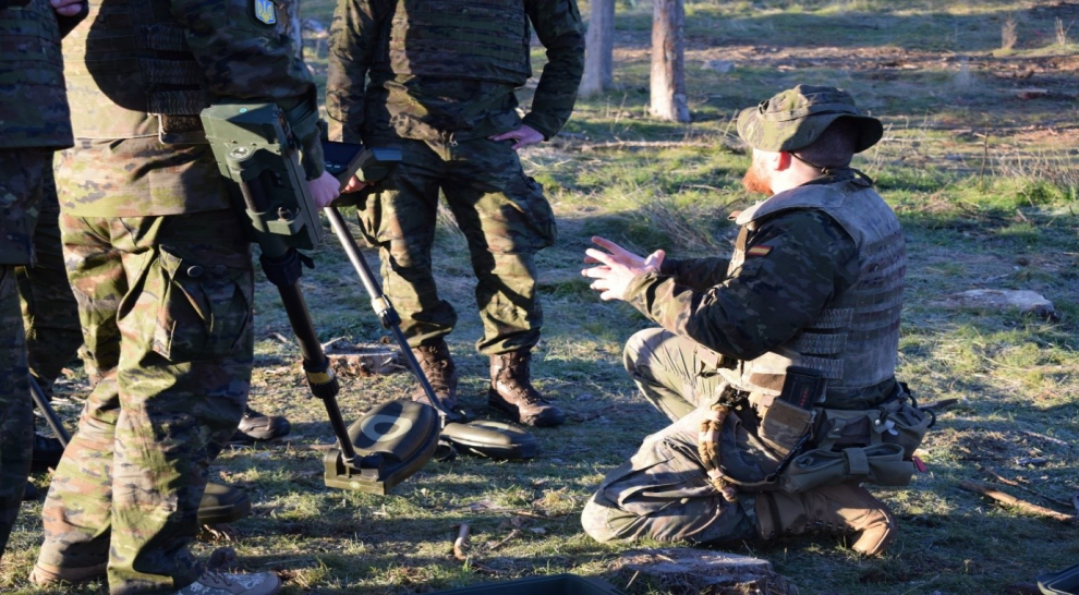 Formación de militares ucranianos en distintos puntos de España.