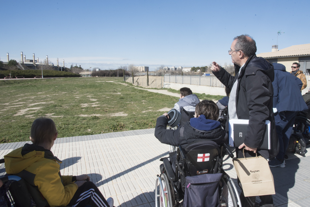 Visita al solar cedido por el ayuntamiento a ASPACE para una nueva residencia en la calle Irene Izarbez en Huesca _ 3-3-23 _ Foto Javier Navarro_2[[[FOTOGRAFOS]]]