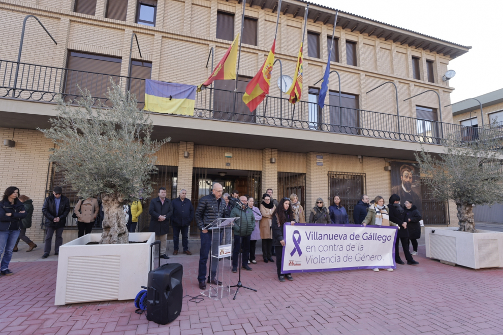 Concentración de repulsa por el asesinato de Mari Carmen, en Villanueva de Gállego.