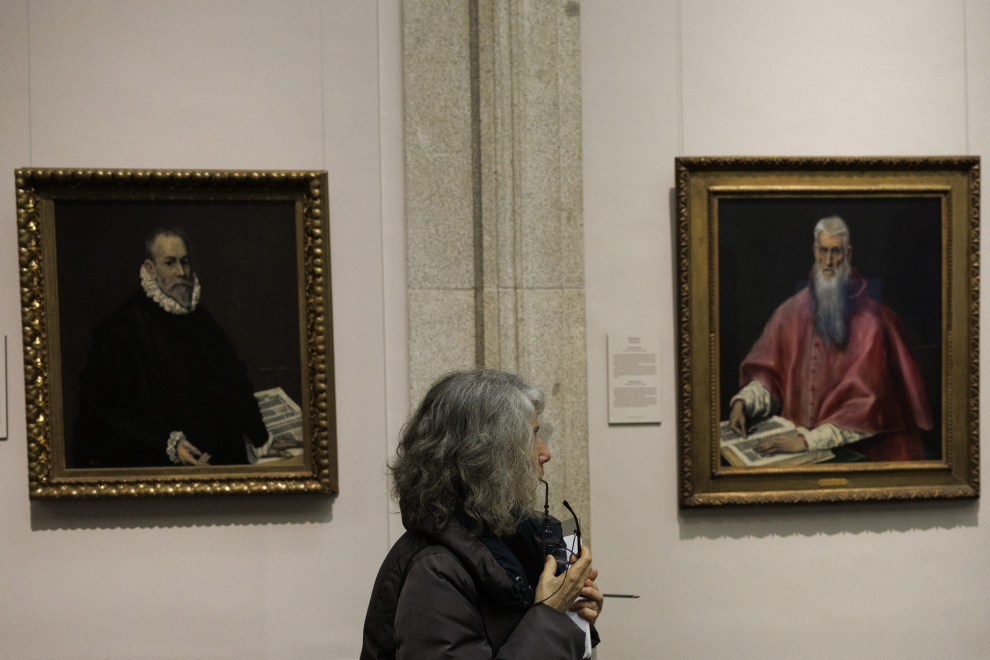 Visitors attend the opening of an exhibit with paintings, some never seen in contemporary Spain, by Spanish authors Velazquez, Goya, Murillo and El Greco, borrowed for a temporary exhibition at Madrid's El Prado after the museum reached an agreement with New York's Frick Collection, in Madrid, Spain, March 6, 2023. REUTERS/Violeta Santos Moura SPAIN-ART/FRICK