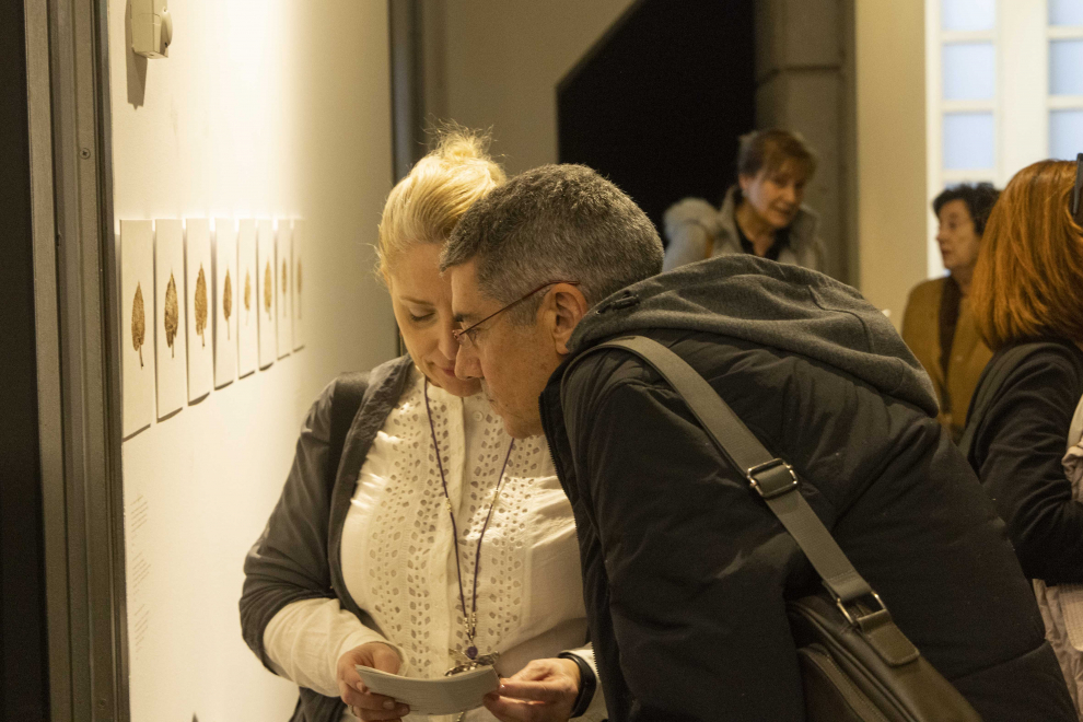 Fotos de la exposición 'The Phantom Bouquet' en el museo Pablo Serrano de Zaragoza