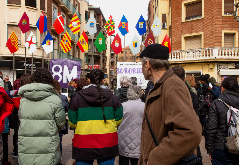Concentración del 8-M en el Paseo Cortes de Aragón de Calatayud.