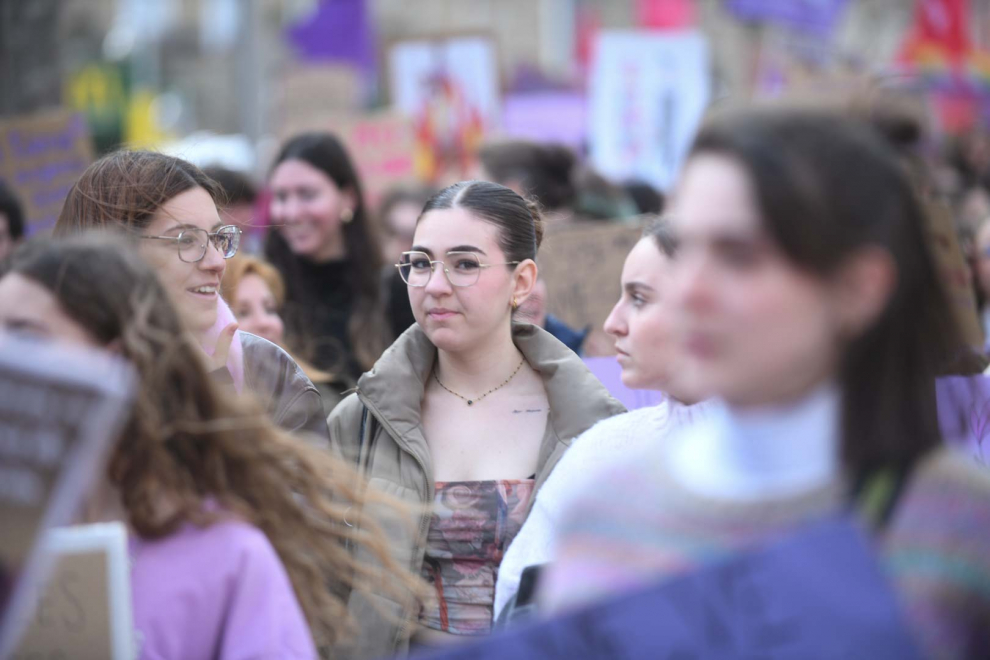Así ha discurrido la protesta estudiantil del 8-M por el centro de Zaragoza