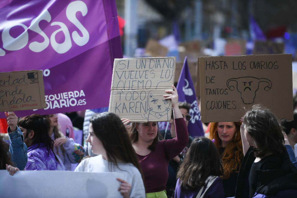 Así ha discurrido la protesta estudiantil del 8-M por el centro de Zaragoza