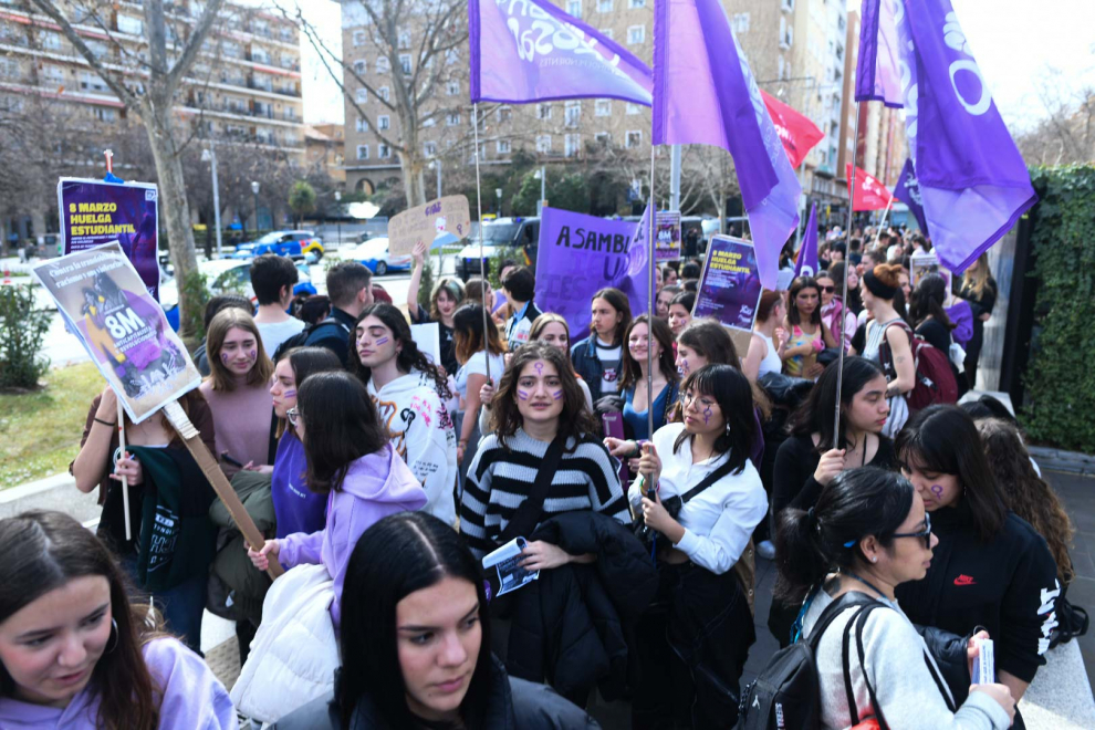 Marcha estudiantil del 8-M en Zaragoza