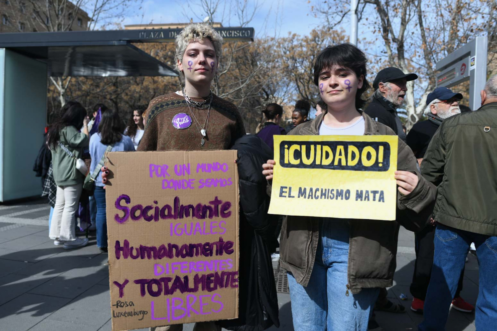 Así ha discurrido la protesta estudiantil del 8-M por el centro de Zaragoza