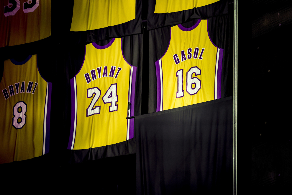 Retiran la camiseta y el número 16 de Los Angeles Lakers en tributo a Pau Gasol. USA BASKETBALL