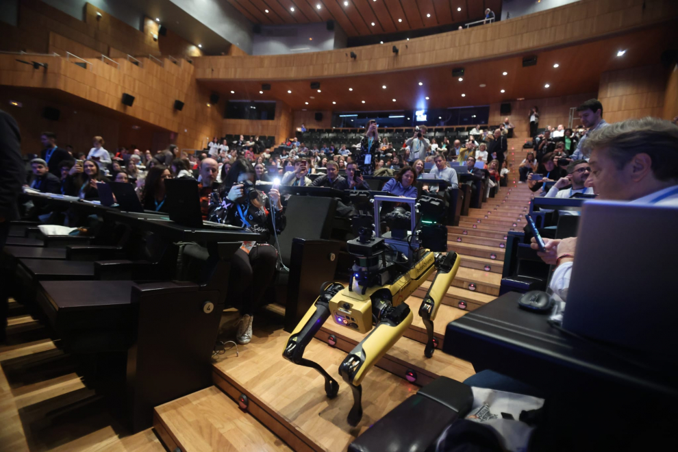 Inauguración y primeras sesiones en el Palacio de Congresos de Huesca