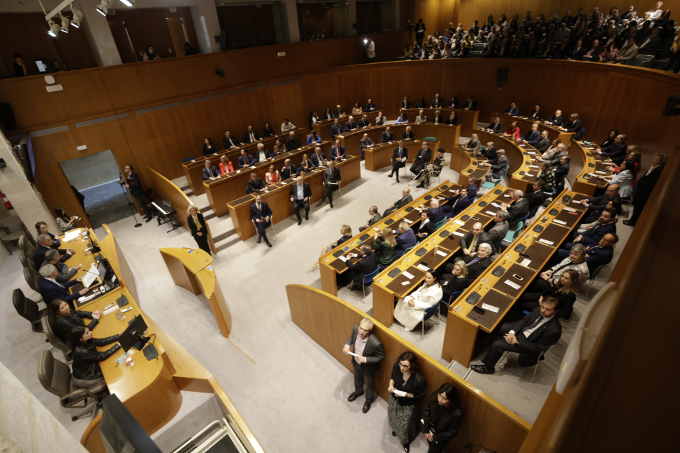Homenaje a los diputados de la I legislatura en las Cortes de Aragón