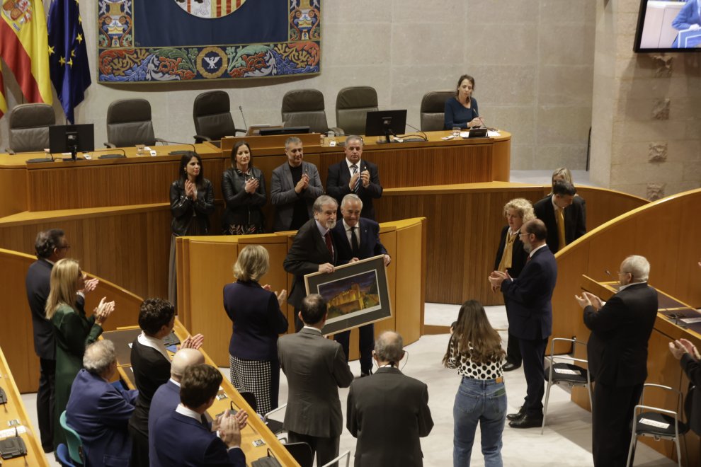 Homenaje a los diputados de la I legislatura en las Cortes de Aragón