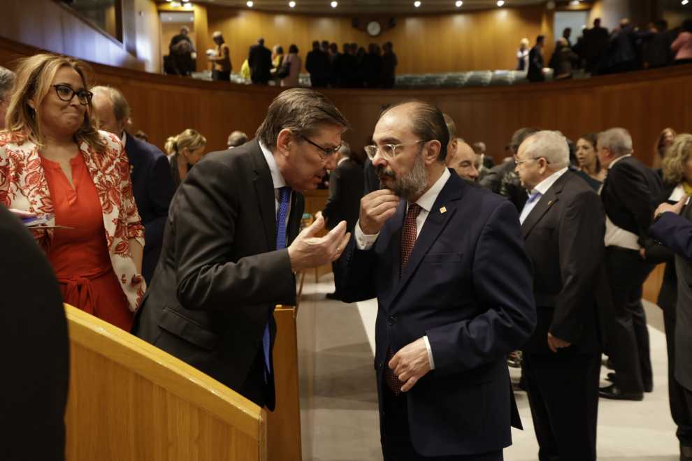 Homenaje a los diputados de la I legislatura en las Cortes de Aragón