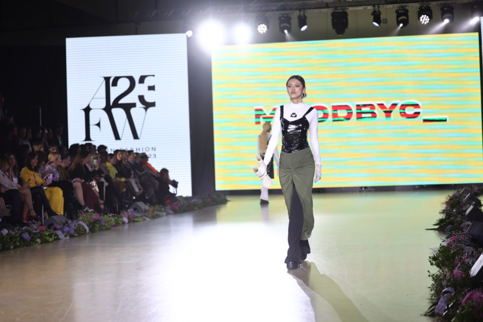 Foto del desfile y concurso de jóvenes diseñadores dentro de la Aragón Fashion Week, en el Palacio de Congresos de Zaragoza