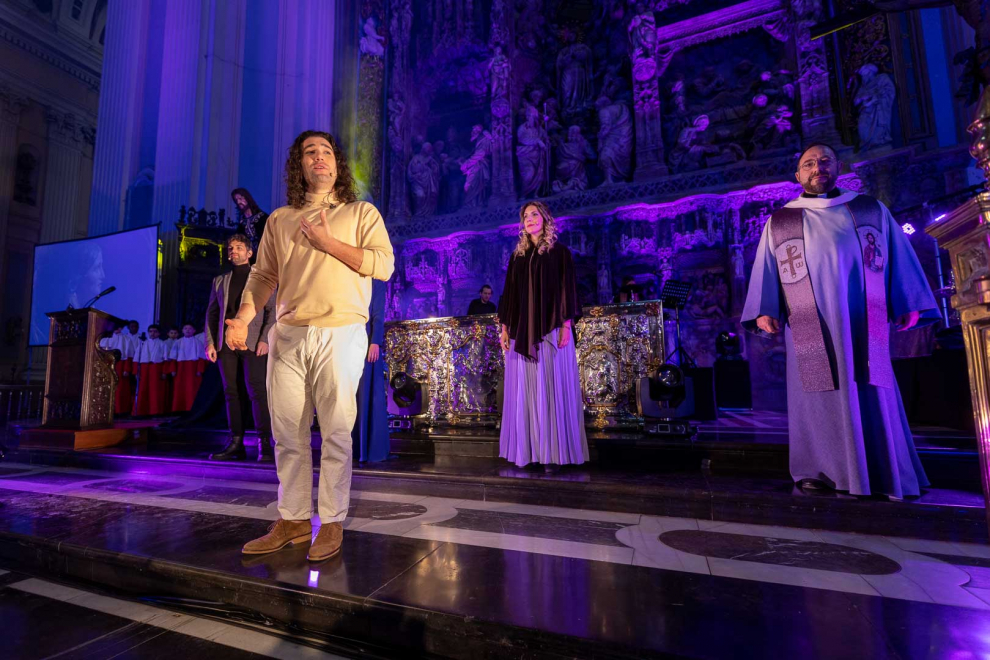 Fotos del musical 'Vía Crucis' en el Pilar, que este viernes ha comenzado sus representaciones
