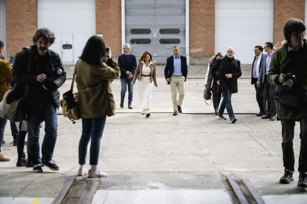 Visita de la consejera de Servicios Públicos y Movilidad, Natalia Chueca, a la planta de CAF en Zaragoza