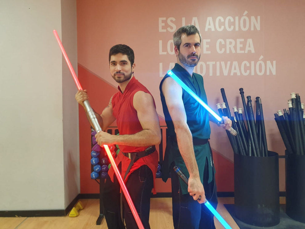 Fotos de clases de combate con sable de luz en Zaragoza