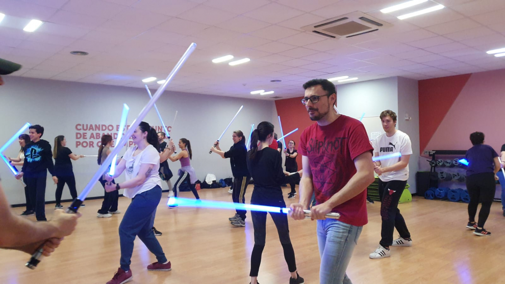 Fotos de clases de combate con sable de luz en Zaragoza