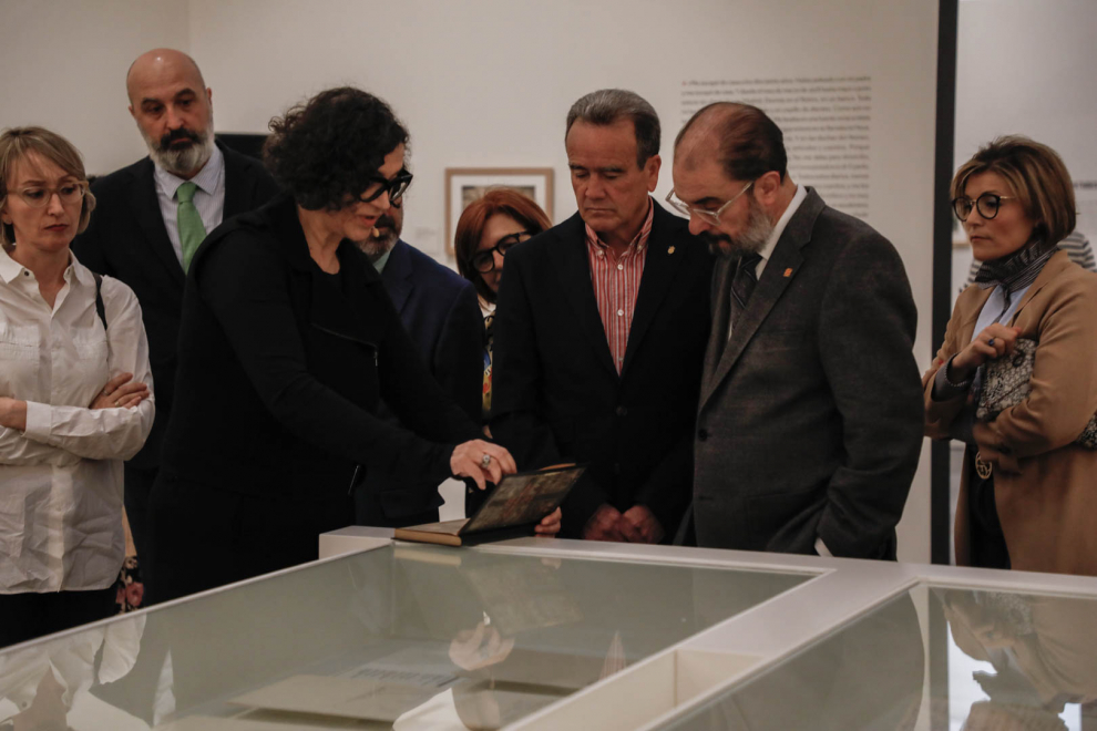Imágenes de la exposición 'Memoria bisiesta', que recorre la biografía de Ramón J. Sender y explora sus nextos con Ramón Acín