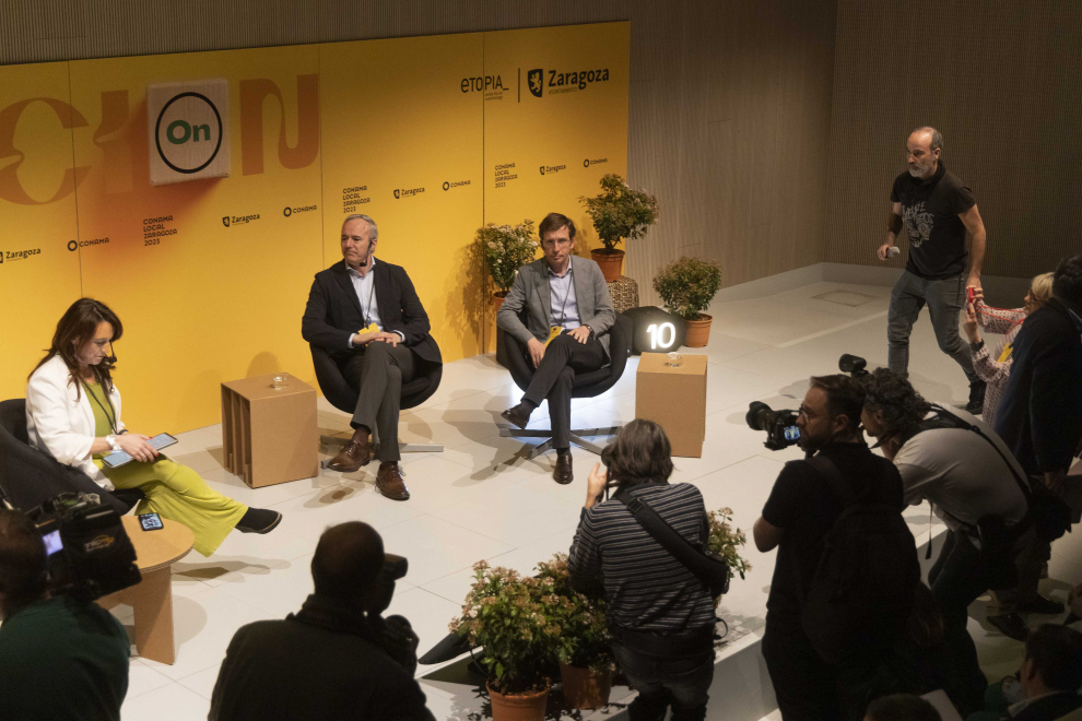 Jorge Azcón y José Luis Martínez-Almeida en el Conama Local 2023