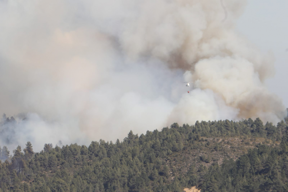 Imagen del incendio forestal desde San Agustín, en la provincia de Teruel.