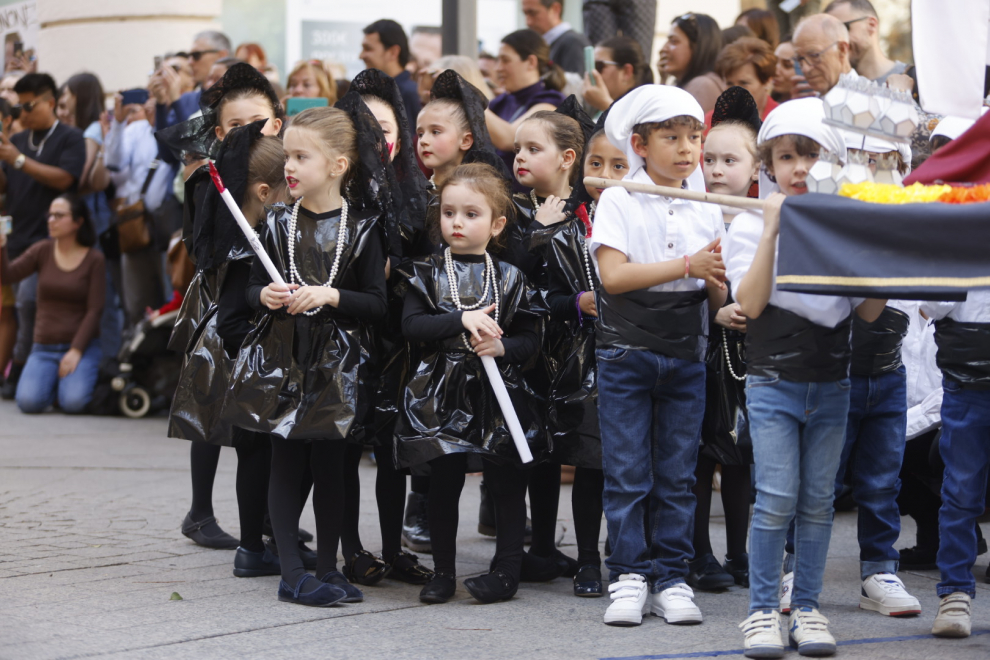 Procesión infantil de los alumnos de Escolapias Calasanz en Zaragoza