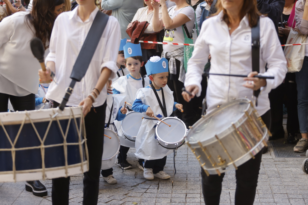 Procesión infantil de los alumnos de Escolapias Calasanz en Zaragoza