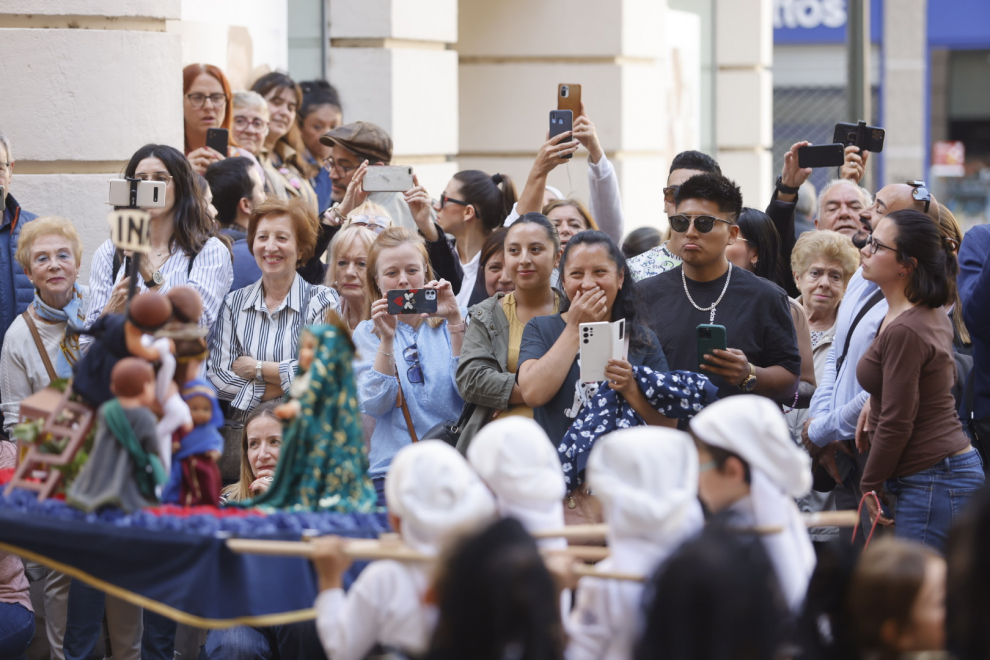 Procesión infantil de los alumnos de Escolapias Calasanz en Zaragoza