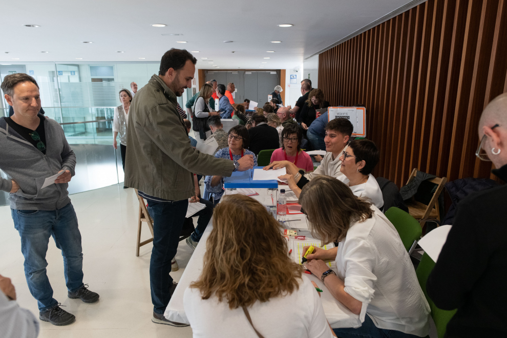 Elecciones sindicales de trabajadores municipales en el edificio Seminario de Zaragoza