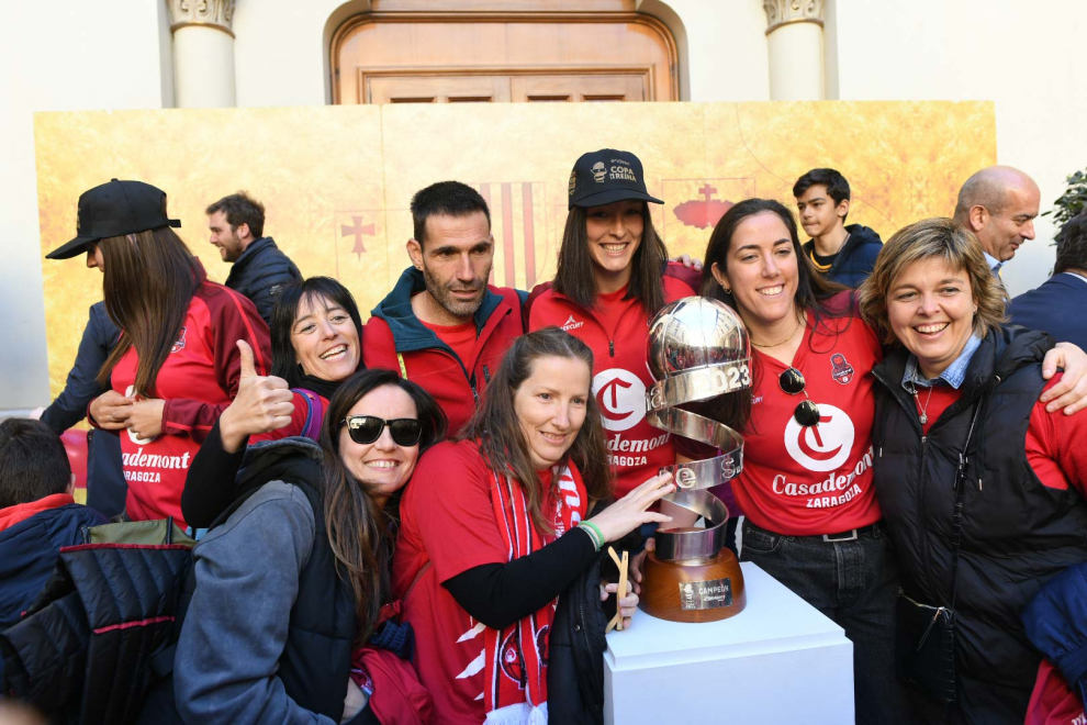 Lambán recibe a las heroínas de la Copa de la Reina
