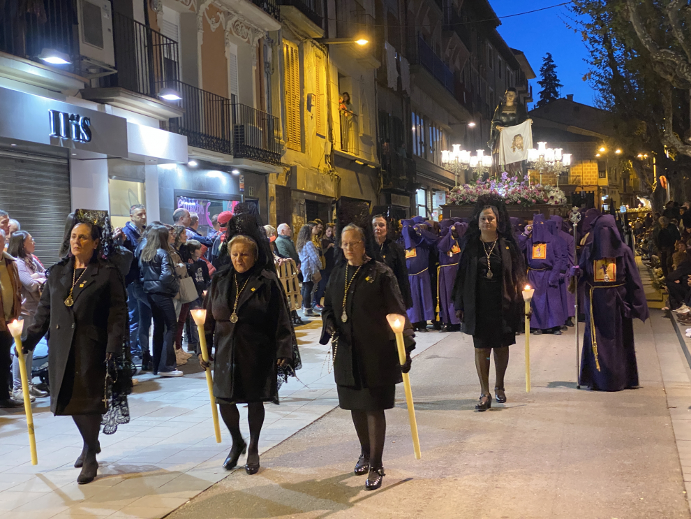 Procesión del Santo Entierro, el viernes en la localidad oscense de Barbastro.