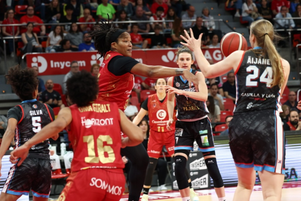 El equipo aragonés recibe este domingo al Bembibre, en la penúltima jornada de la Liga Femenina Endesa, tras haberse asegurado acudir a los ‘play off’ como cabeza de serie.