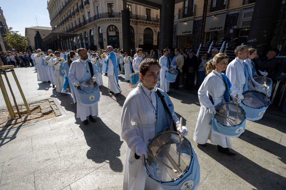 Fotos de la procesión del Domingo de Resurrección o Encuentro Glorioso, con la Hermandad del Resucitado, en Zaragoza