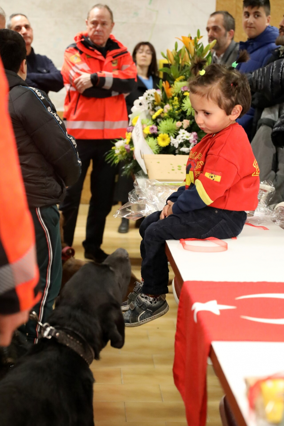 [[[HA ARCHIVO]]] Id: 2023-480561  Fecha: 16/02/2023 Propietario: Colaboradores Aragón Autor: LOSADA, RUBÉN descri: Encuentro Bomberos desplazados a Turquía con turcos residentes en Zaragoza _ 16-02-2023 _ Foto_ Rubén